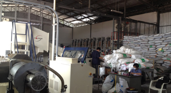 plastic-bag-recycling machine